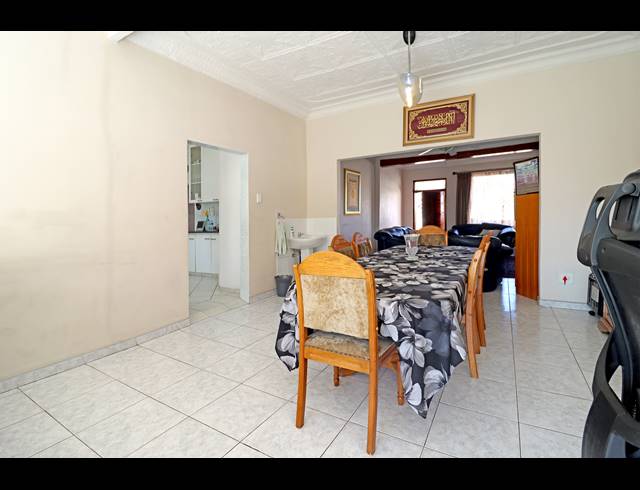 4 BEDROOM HOUSE FOR SALE IN CROSBY